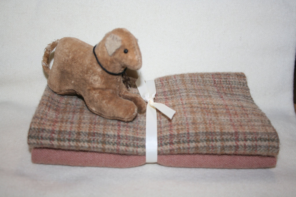 Fat Eighth Mill-dyed Wool Bundle - Contains 2 Coordinating Fat Eighths of Wool