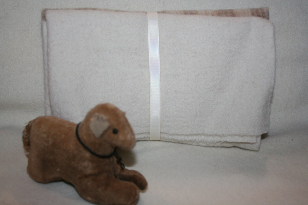 Fat Eighth Mill-dyed Wool Bundle - Contains 2 Coordinating Fat Eighths of Wool