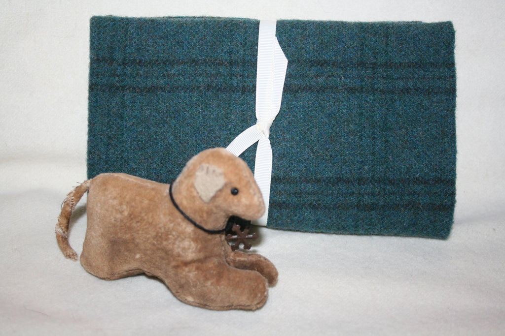 Fat Eighth Mill-dyed Wool Bundle - Contains 2 Coordinating Fat Eighths of Wool