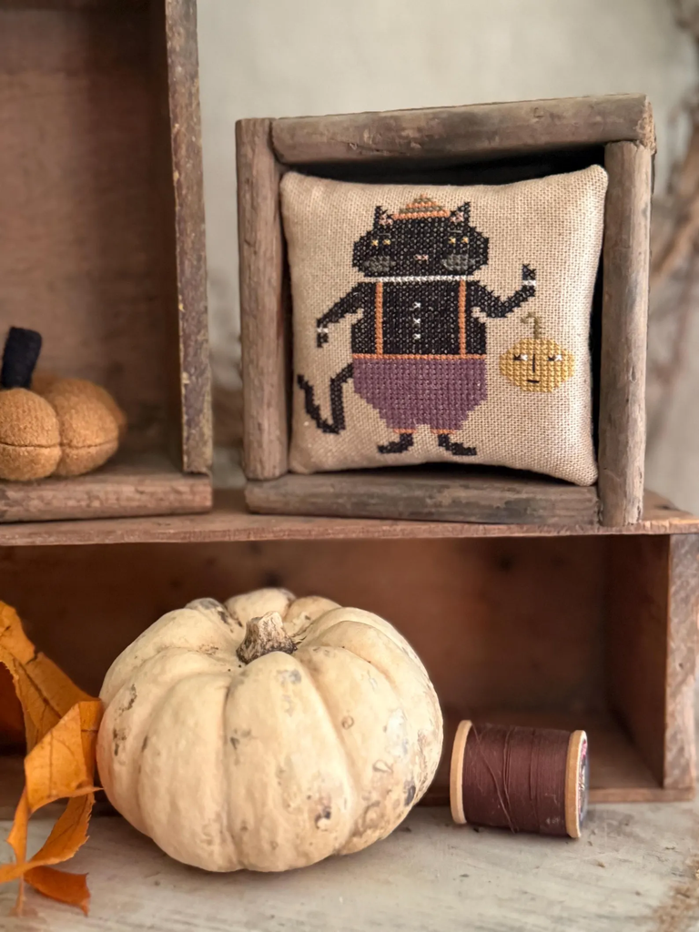 Oswald CS Pattern by Notforgotten Farm