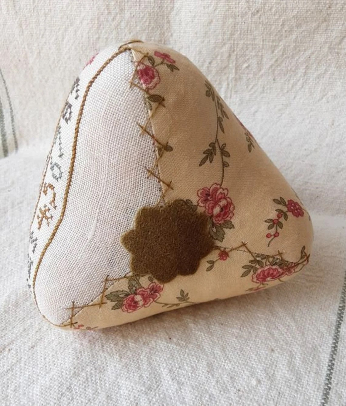 Sampler Pear Pattern designed by Threadwork Primitives – fiddlestix designs